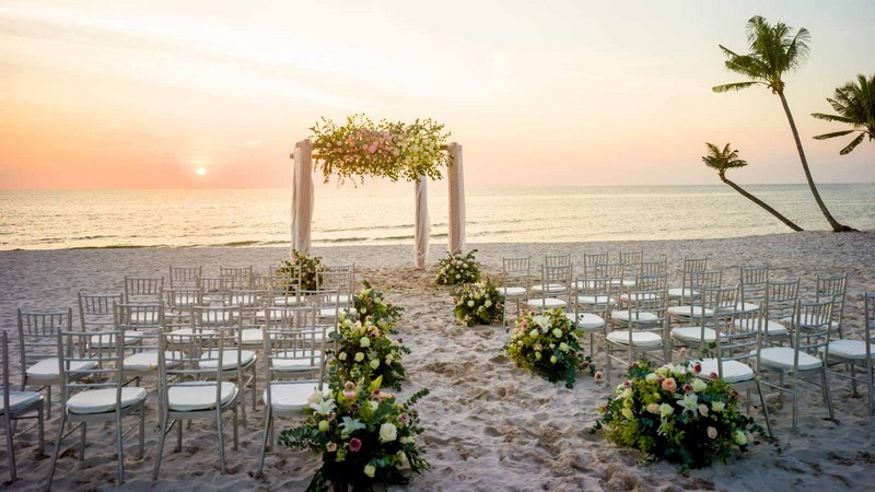 Tạp chí du lịch Wanderlust Tips | Tiệc cưới nhỏ xinh: Khi điều lãng mạn khẽ khàng lên tiếng