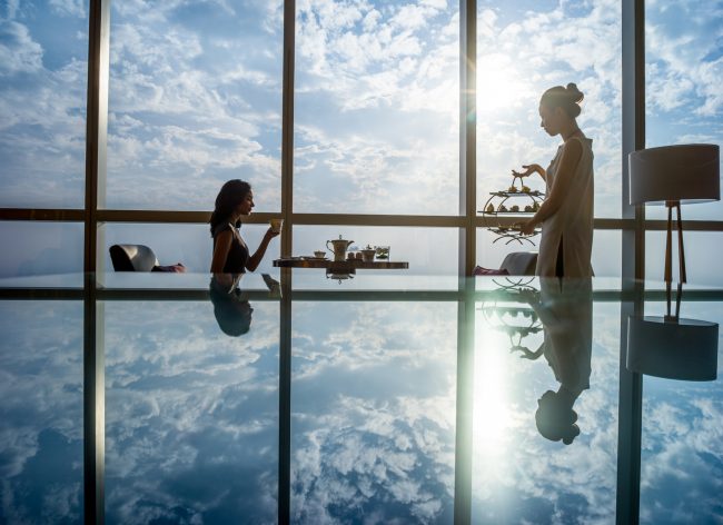 InterContinental đánh dấu 75 năm tiên phong trong dịch vụ du lịch đẳng cấp 7 InterContinental Hanoi Landmark72 Club InterContinental Lounge 3