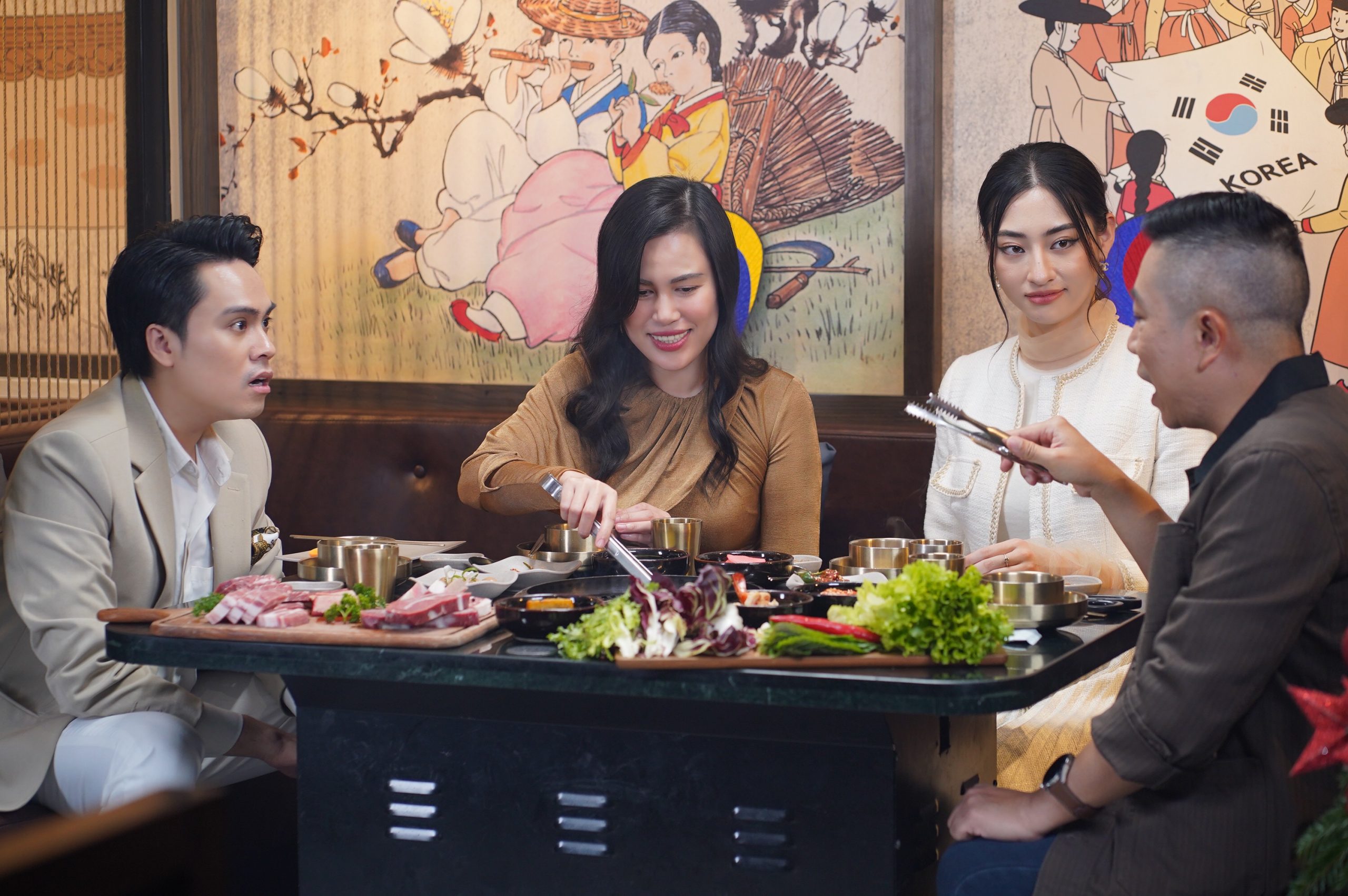 BÀN - Chuyện xê dịch chưa kể bên bàn ăn 7 Tạp chí du lịch Wanderlust Tips | BÀN - Chuyện xê dịch chưa kể bên bàn ăn