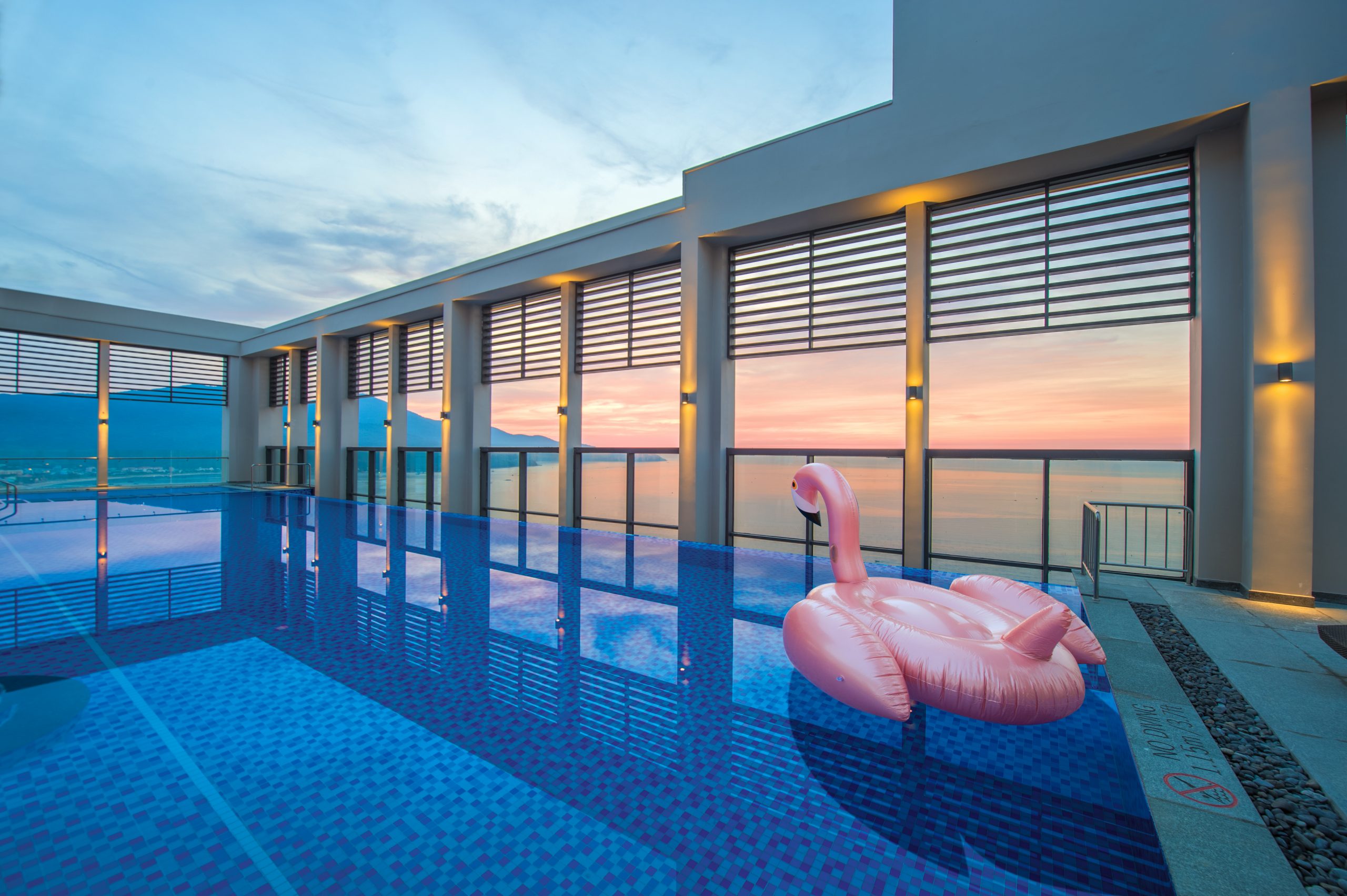 Four Points by Sheraton Đà Nẵng khuyến mãi lớn chỉ từ 900k cho 1 đêm lưu trú Four Points by Sheraton Đà Nẵng khuyến mãi lớn chỉ từ 900k cho 1 đêm lưu trú