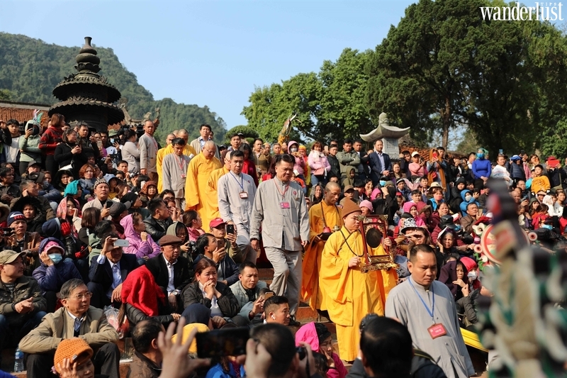 Lễ hội chùa Hương: Chuyến hành trình thiêng liêng về miền đất Phật 10 Lễ hội chùa Hương - Chuyến hành trình thiêng liêng về miền đất Phật | Wanderlust Tips