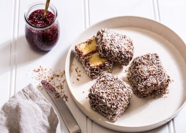 Lamington, niềm tự hào của Australia và câu chuyện đằng sau chiếc bánh ngọt 9 Lamington niem tu hao cua uc va cau chuyen dang sau chiec banh ngot 5