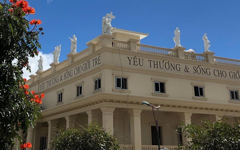 Nhà mục Don Bosco – Một khung trời châu Âu tráng lệ giữa lòng Đà Lạt mộng mơ Nhà mục Don Bosco – Một khung trời châu Âu tráng lệ giữa lòng Đà Lạt mộng mơ