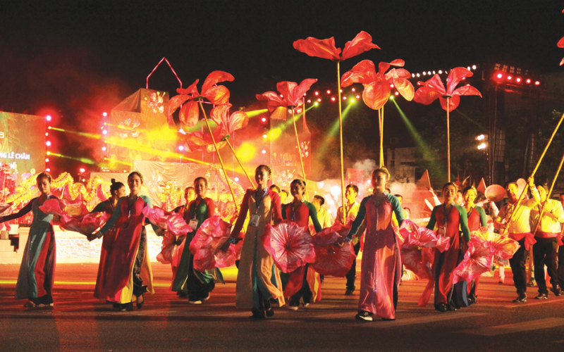 Lễ hội Hoa phượng đỏ trở lại đầy hứa hẹn sau 2 năm vắng bóng