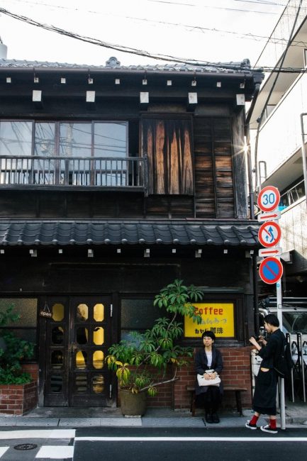 du hanh ve qua khu cung 5 quan ca phe dam chat hoai co tai tokyo 1
