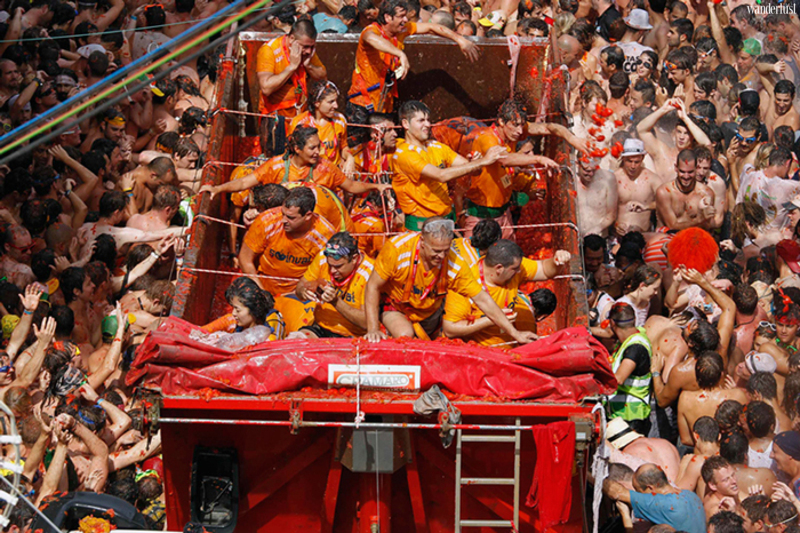 La Tomatina, độc đáo lễ hội ném cà chua Tây Ban Nha | Wanderlust Tips
