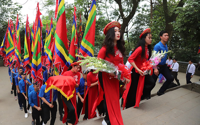Lễ hội Đền Hùng, nét đẹp văn hóa tâm linh người Việt Lễ hội Đền Hùng, nét đẹp văn hóa tâm linh người Việt