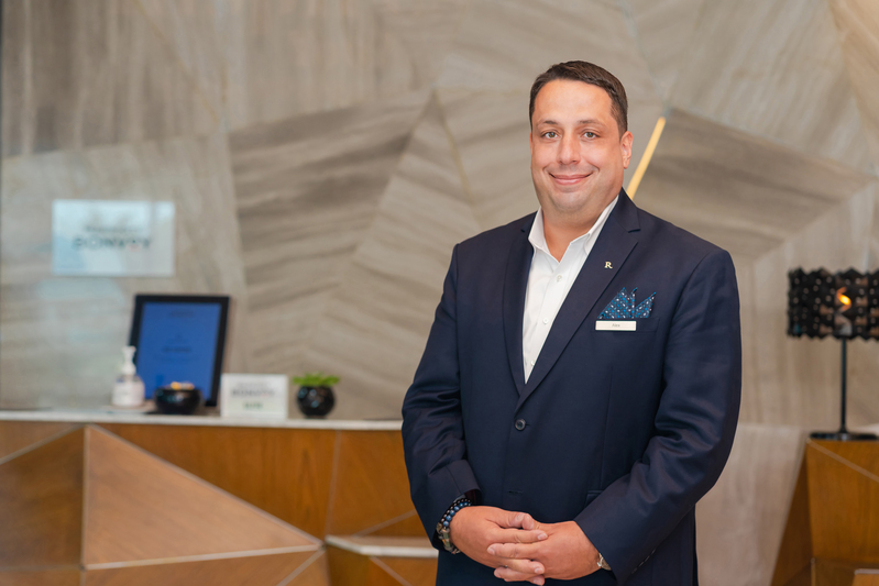 BỔ NHIỆM TỔNG QUẢN LÝ MỚI TẠI RENAISSANCE RIVERSIDE HOTEL SAIGON | Wanderlust Tips