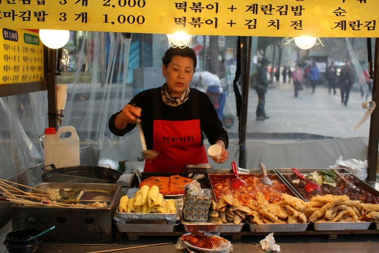 Tokbokki: Món ăn đường phố nổi tiếng ở Hàn Quốc Tokbokki: Món ăn đường phố nổi tiếng ở Hàn Quốc