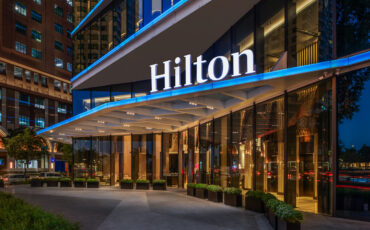 Hilton Sai Gon Entrance Twilight 02