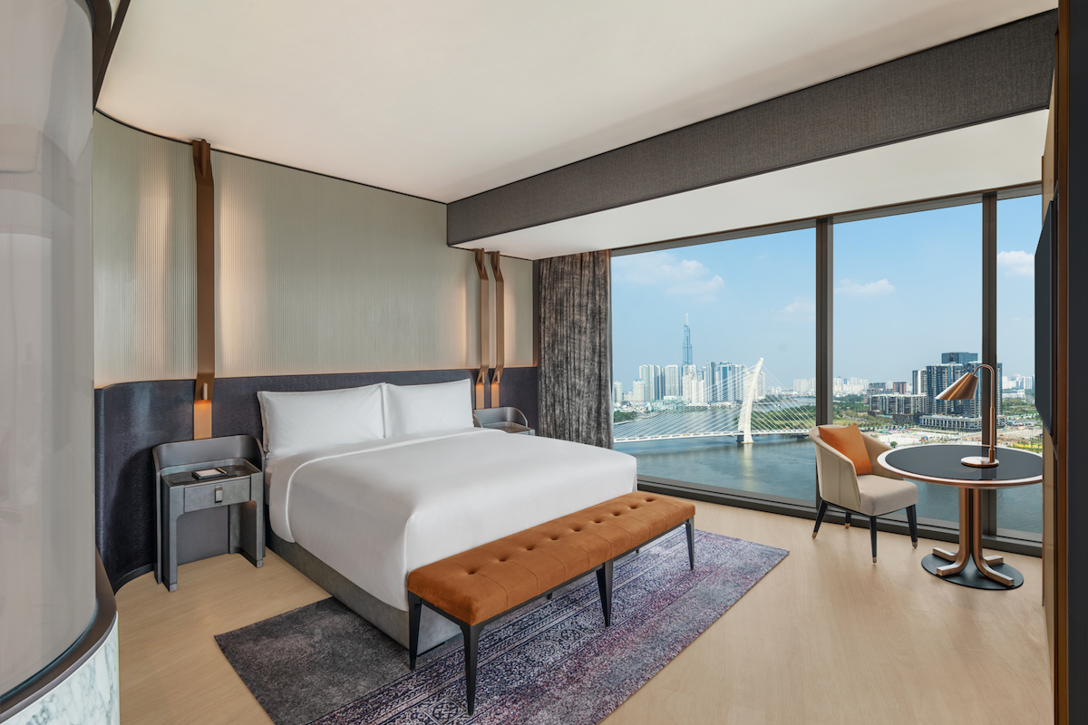 Hilton Saigon King Premium Suite River View Bedroom 1