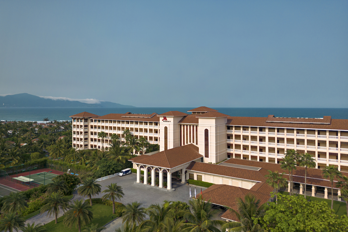 Đám cưới Ấn Độ ngập sắc hồng tại Danang Marriott Resort & Spa