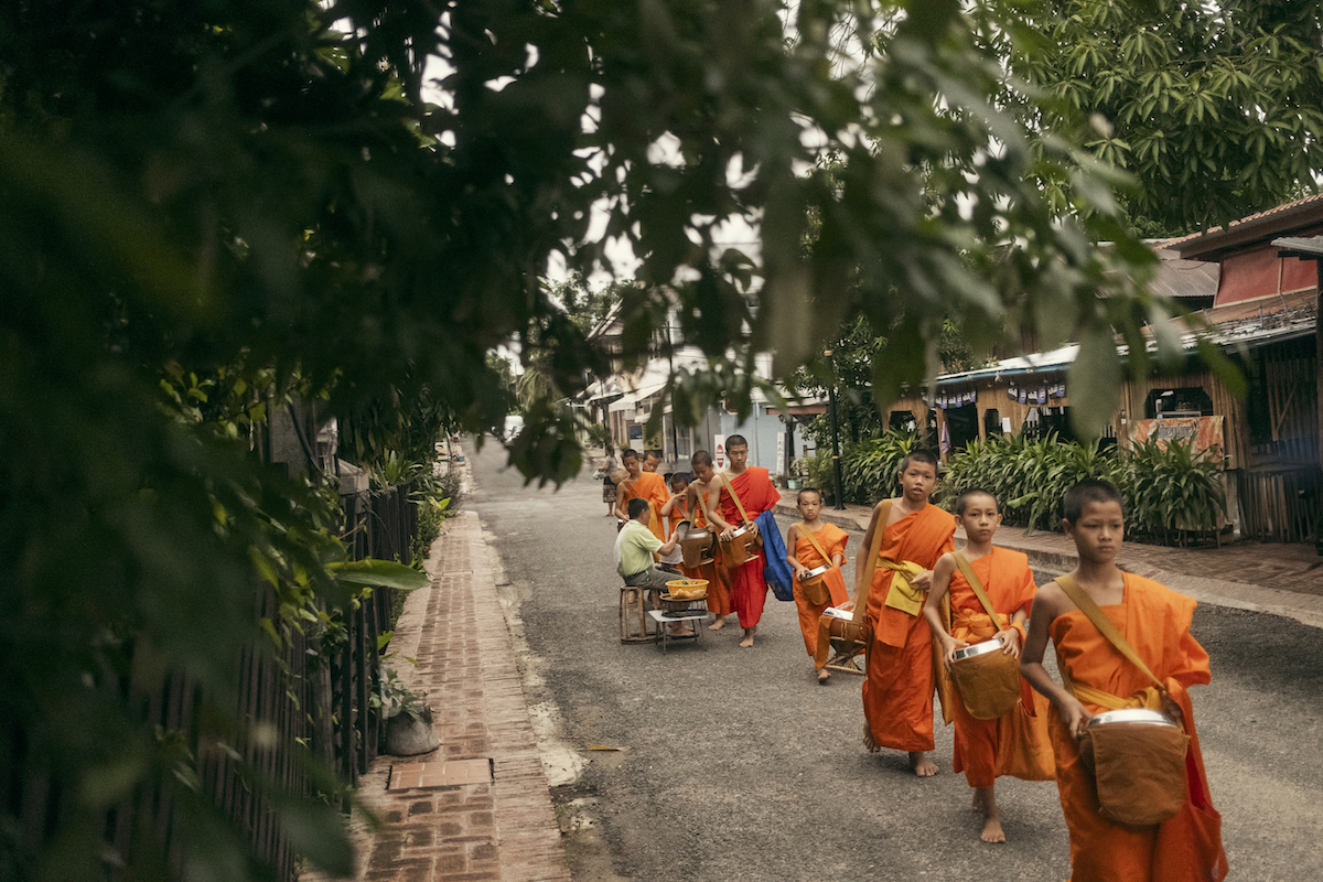 Lao Diem den cua binh yen va tinh lang