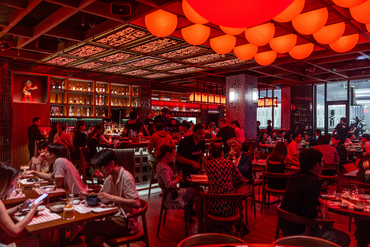 Fatboy Izakaya Chidlom: Nơi thực khách có thể thư giãn ban ngày và tận hưởng không khí sôi động về đêm ở Bangkok 5 01. Khong gian cua Fatboy Izakaya Chidlom