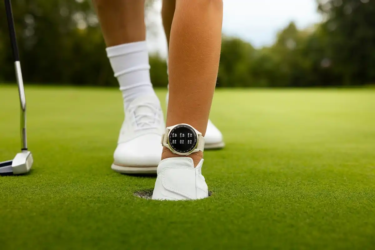 Garmin Approach S50: Đồng hồ thông minh GPS tiên tiến giúp golfer thăng hạng 8 Garmin Approach S50 Dong ho thong minh GPS tien tien giup golfer thang hang 4
