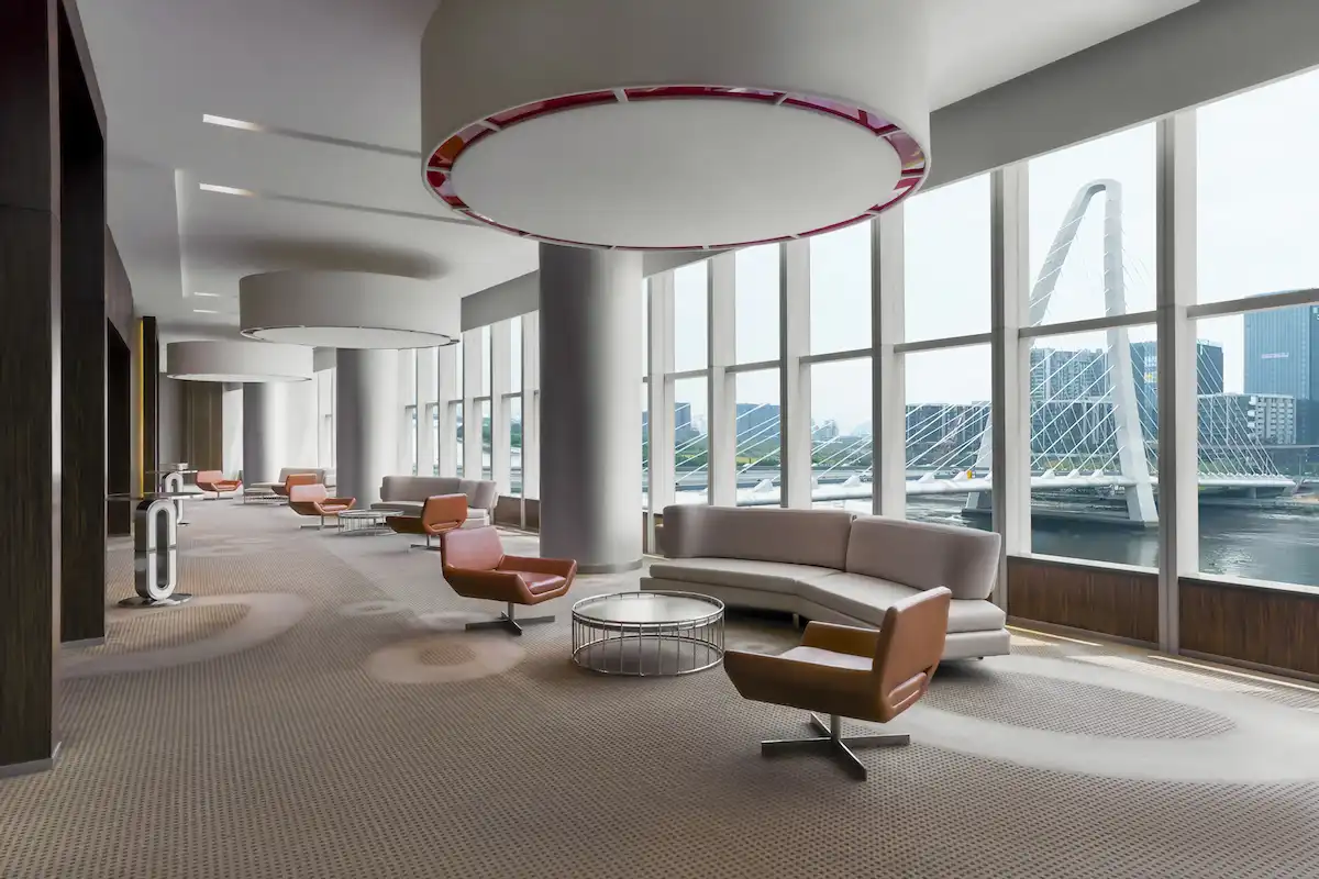 Kham pha huong sac Xuan He tai Workshop nuoc hoa 22Avec Amour Springs Embrace22 Le Meridien Saigon 2