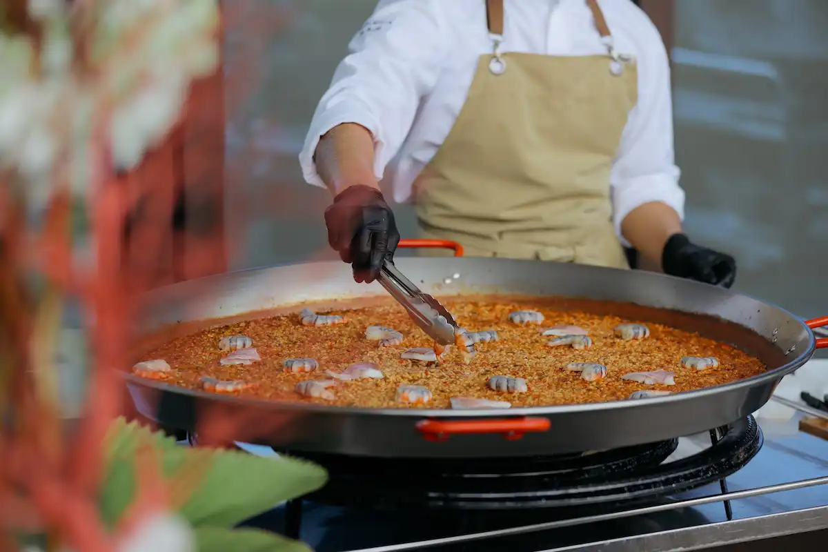 Đầu bếp đạt sao Michelin Marcos Moran tiếp nối hành trình ẩm thực Tây Ban Nha tại Villa Le Corail với nhiều trải nghiệm mới mẻ 8 Dau bep dat sao Michelin Marcos Moran tiep noi hanh trinh am thuc Tay Ban Nha tai Villa Le Corail voi nhieu trai nghiem moi me 4