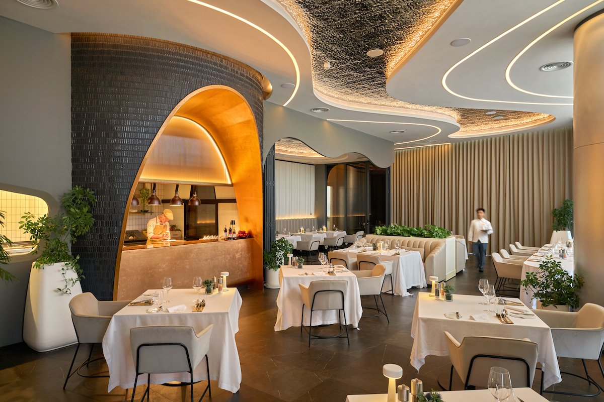 Dau bep dat sao Michelin Marcos Moran tiep noi hanh trinh am thuc Tay Ban Nha tai Villa Le Corail voi nhieu trai nghiem moi me 3