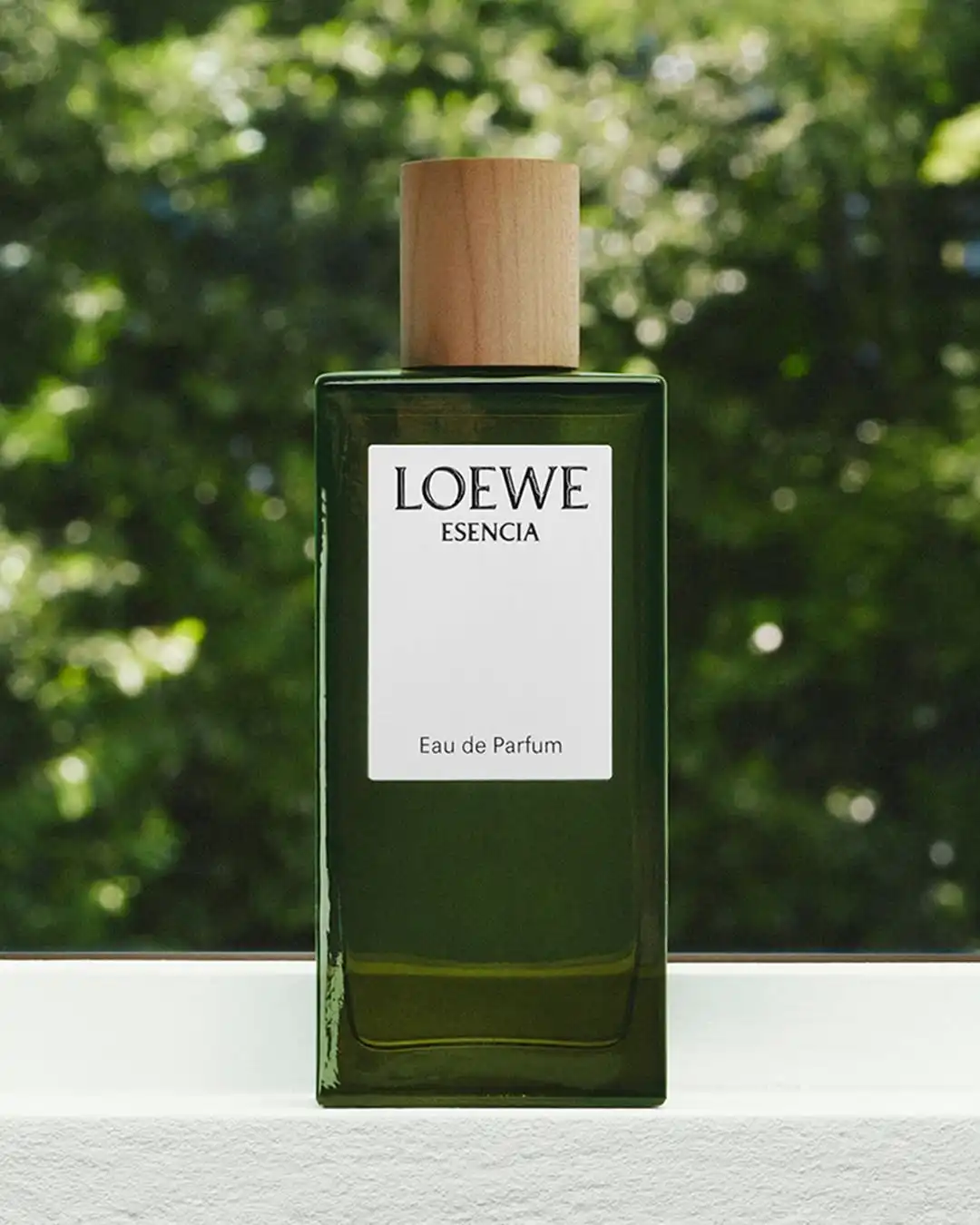 LOEWE Esencia - thanh thoát đầy cuốn hút