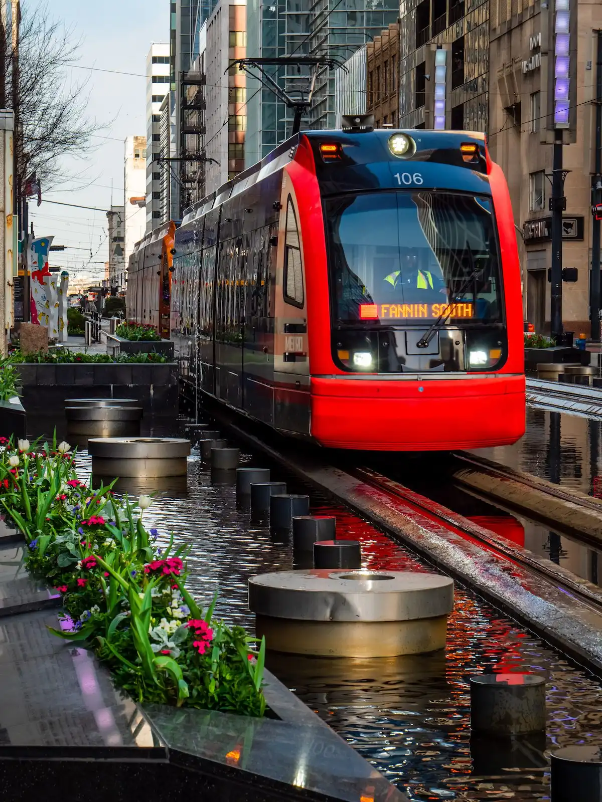 Houston-thanh-pho-da-sac-mau-cua-bang-texas