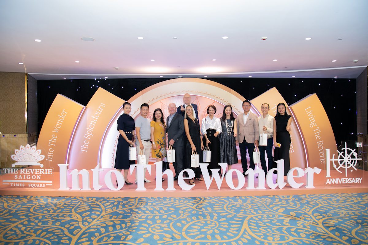 khach-san-the-reverie-saigon-hanh-trinh-10-nam-long-lay