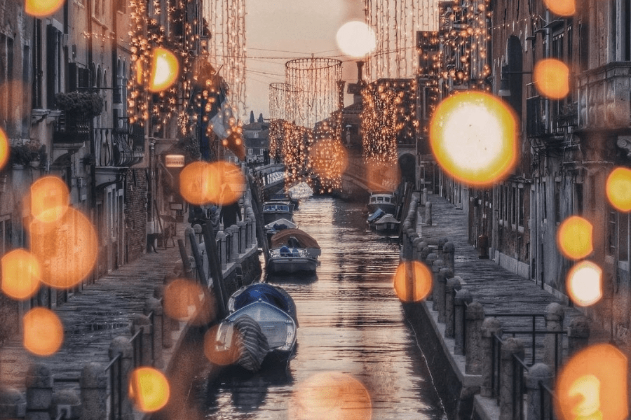 Venice: Vẻ Đẹp Lễ Hội Khi Thắp Sáng Mùi Hương Cuối Năm 10 Venice